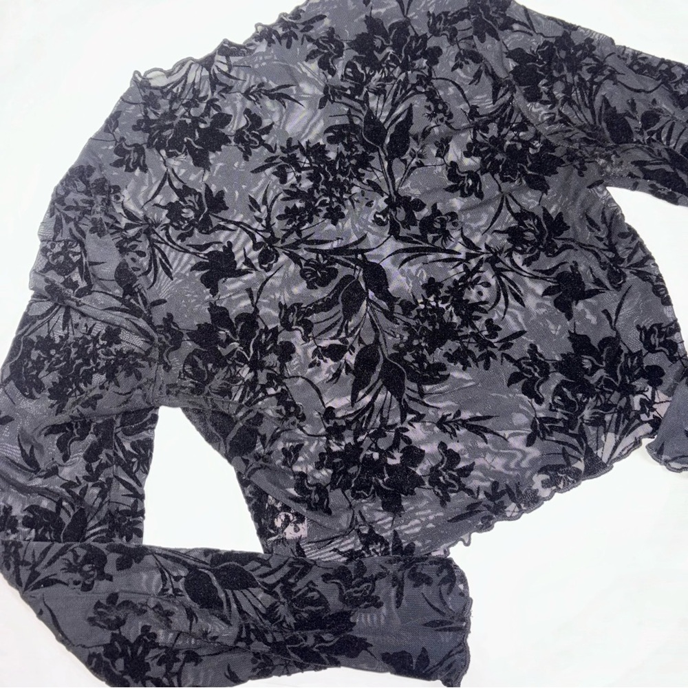 Black Long Sleeve see-thru floral Cropped top Size M